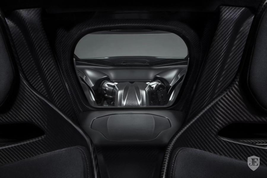 Детали интерьера McLaren Senna (P15) 2018 года  (фото 83 из 84)